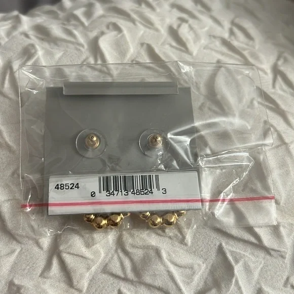 Monet goldtone cz fashion earrings - Picture 7 of 7